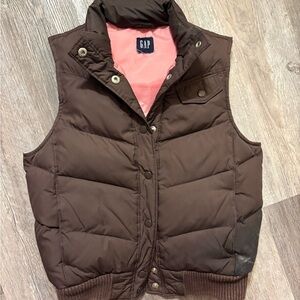 GAP Chocolate Puffer Vest with Coral Interior